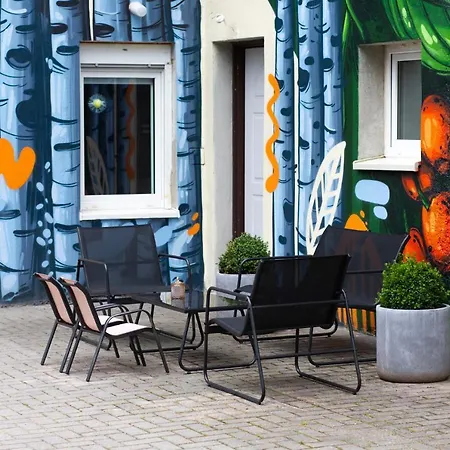 Wiewiorze Podworze Apartment *